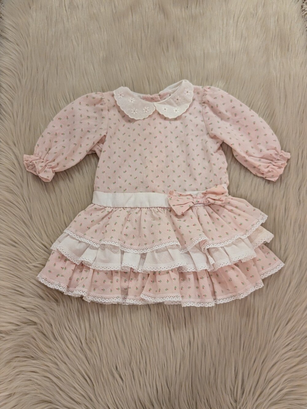 Vintage pale pink and white ruffle bottom rose print size 2T